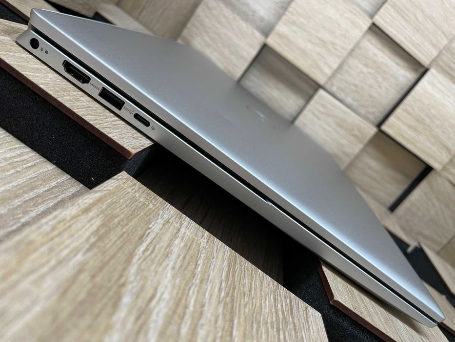 №5586 Ноутбук Dell Inspiron 16 5625 FHD IPS Touch/ AMD Ryzen 7 5825U/SSD256/RAM8Gb