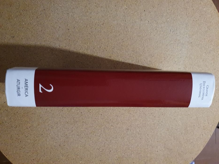 Coleção "Grande Enciclopédia Universal", em 20 volumes