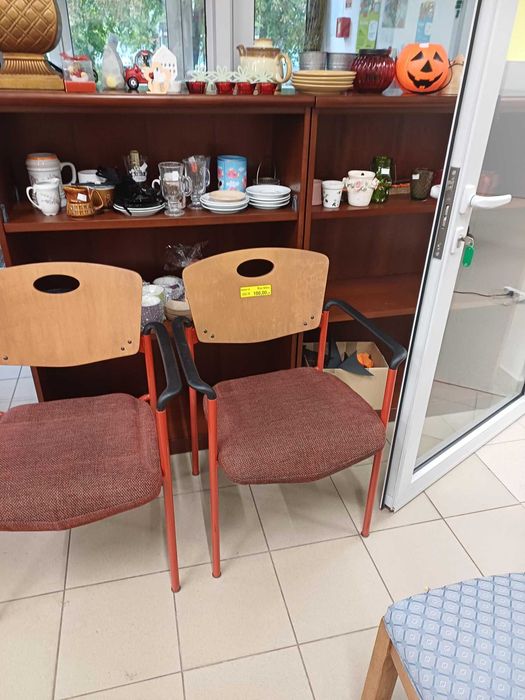 Krzesła z pokryciami