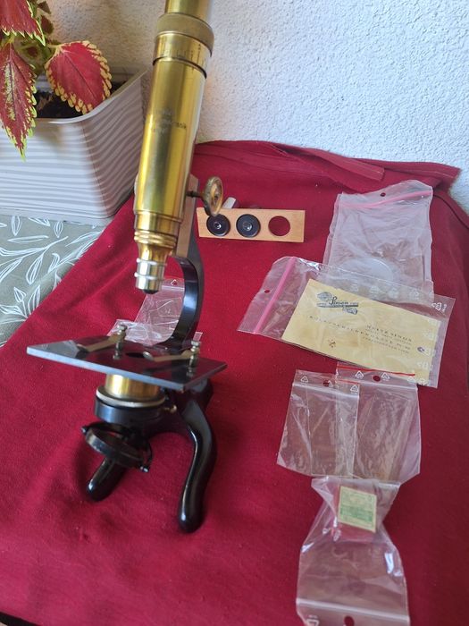 E.froelich Optik u.Feinmechanik Kassel.