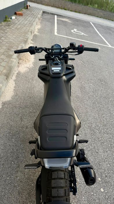 Husqvarna Svartpilen 125 | 11kw | 90km (Nova)