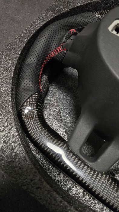 Volante de Fibra de Carbono e Couro Nappa para Volkswagen