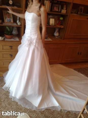Piekna suknia slubna