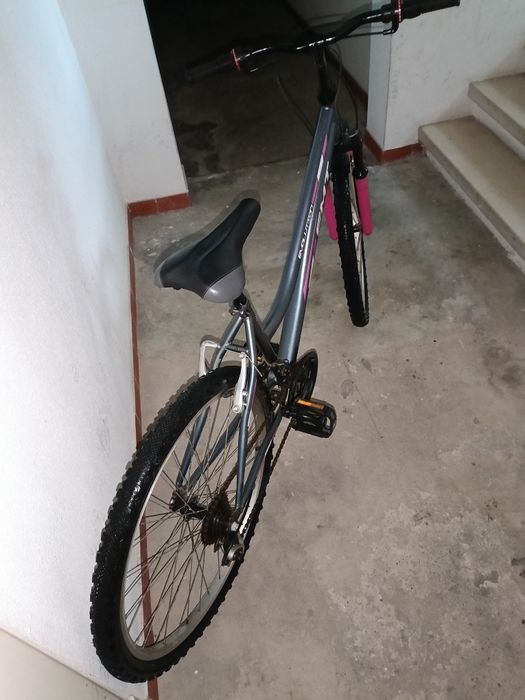 85€ bicicleta roda 26 com suspensão pegar e andar