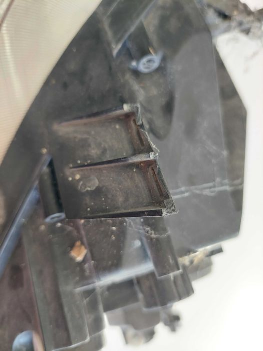 farol esq fiat doblo