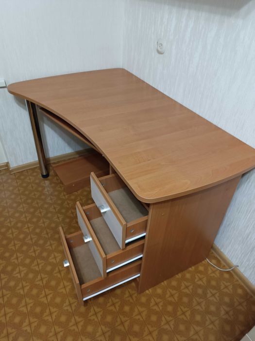 Письменный - компьютерный стол