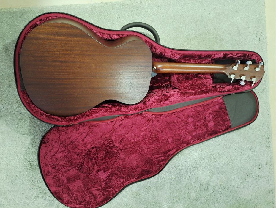 Guitarra Taylor AD22e made in USA + Taylor Sense