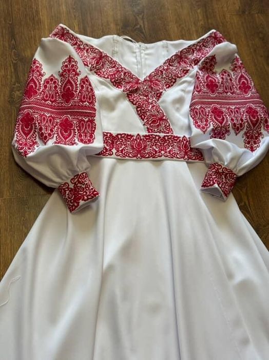 Вишите плаття неймовірно гарне