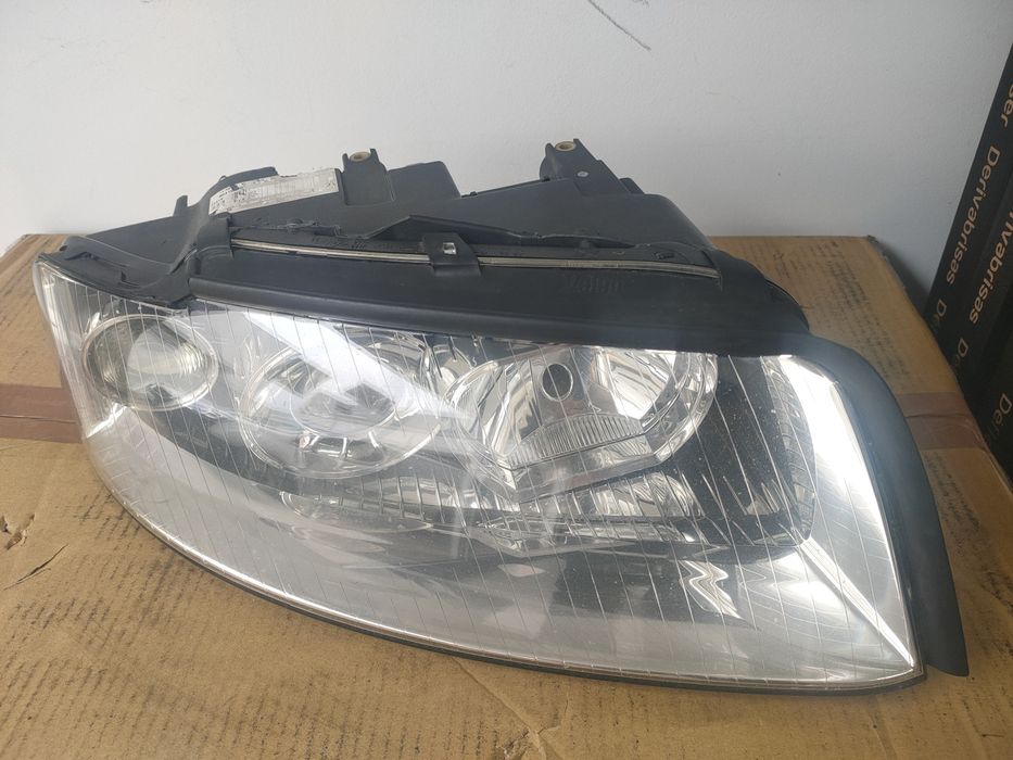 Farol Direito Xenon Audi A4 8E B6 (2001 a 2005)
