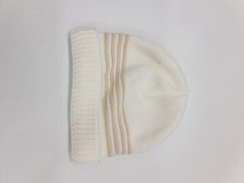 Gorro bebé branco e dourado unisexo