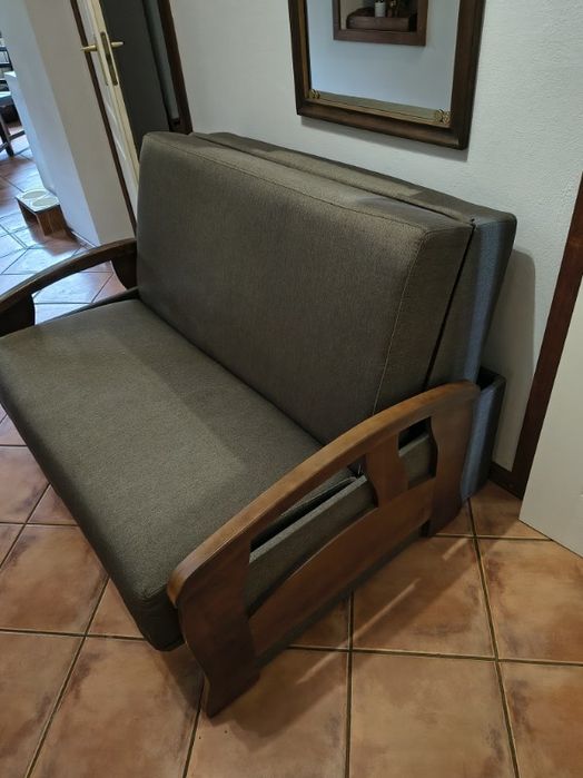 Dwuosobowa rozkladana kanapa