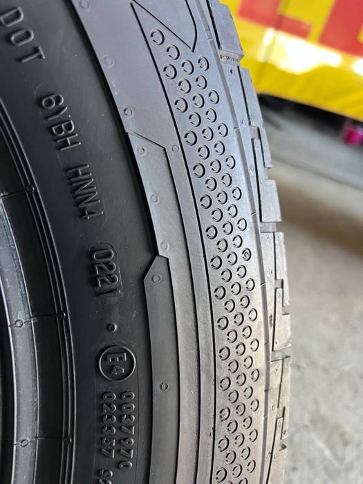 Шини 205/70 r17c Continental ContiVanContact 100 2021р (256)