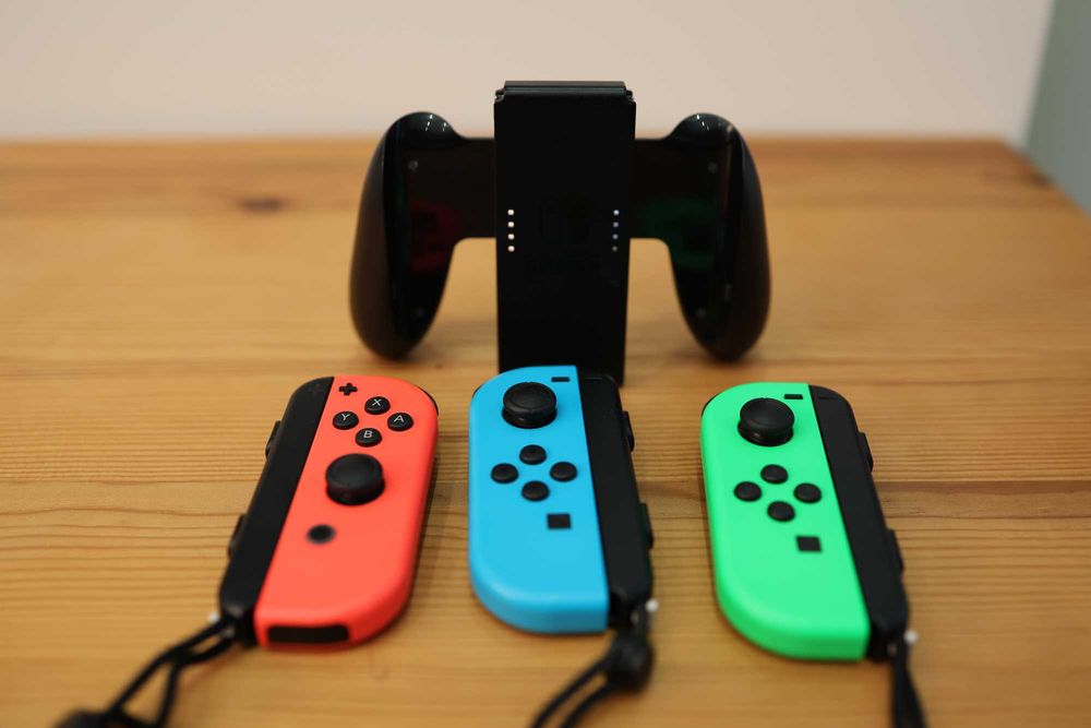Nintendo Switch com acessórios e jogos