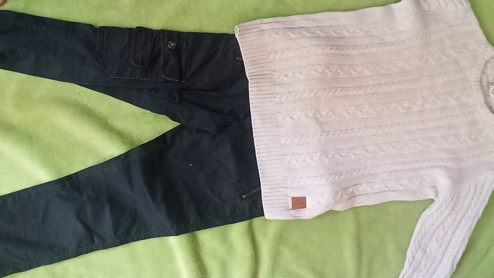 Spodnie i sweter