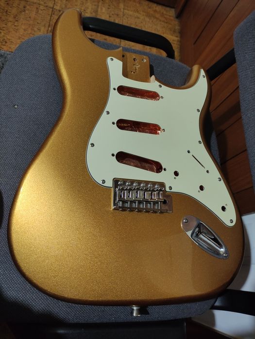 Pickups Dimarzio, Fender, corpo Strat, etc