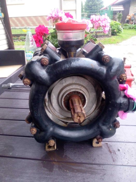 Pompa - opryskiwacz RAU - stan bdb -czterotłokowa wysyłka