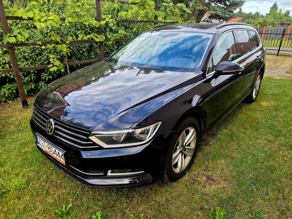 Volkswagen Passat VOLKSWAGEN PASSAT KOMBI  2.0 TDI  Comfortline, przebieg 185 900 km