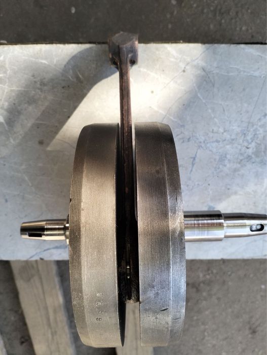 Коленвал Планета (гарний стан)