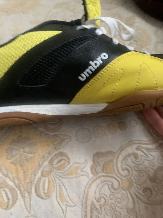 Кросівки чоловічі