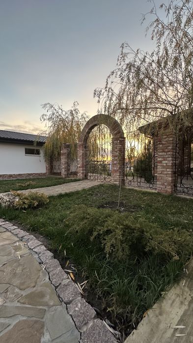 Продам дом в пещанке два дома на участке