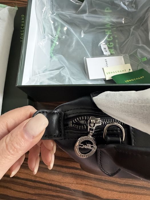 Elegancka torebka damska Longchamp – czarna