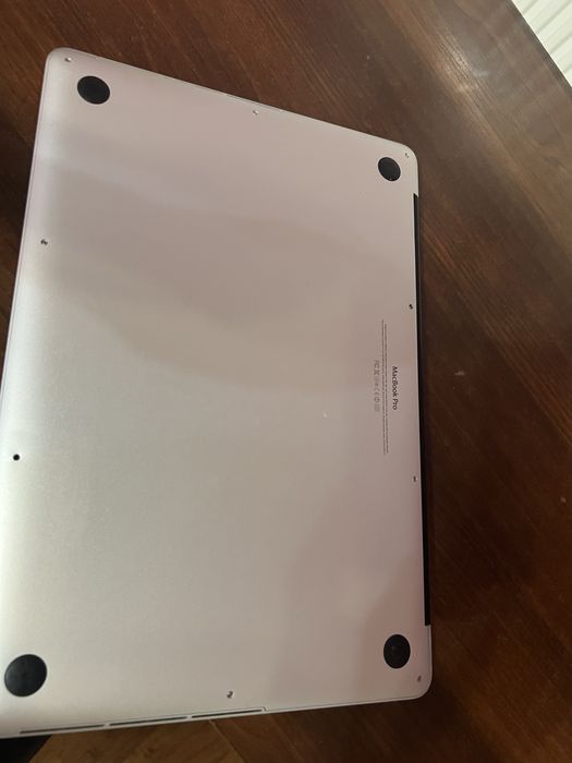 Продам MacBook в хорошому стані