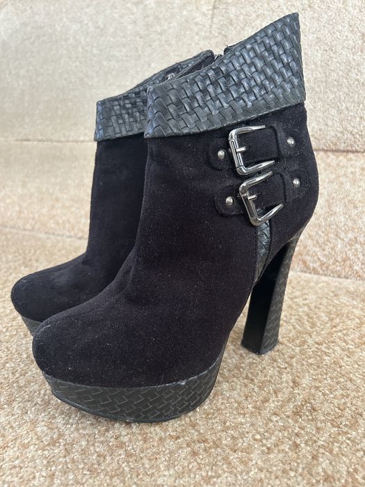 Ботільйони на платформі