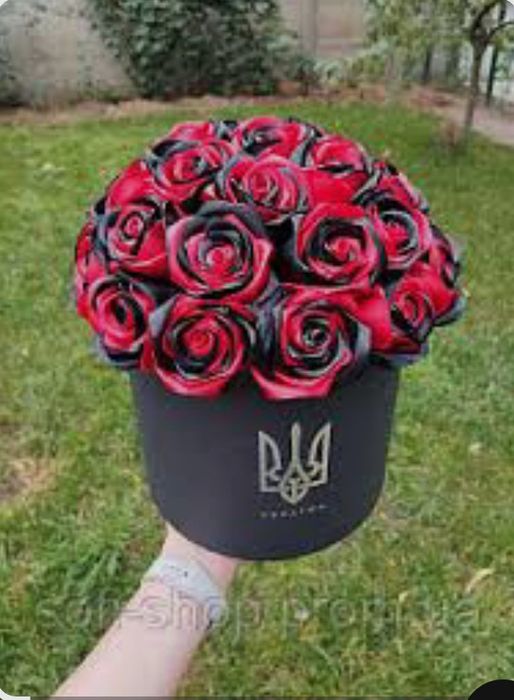 Троянди із атласної стрічки