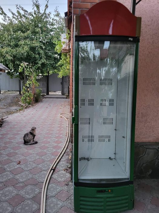 Холодільний шкаф,б/у в гарному стані