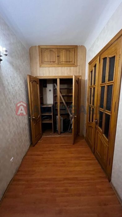Велика квартира в цетрі міста