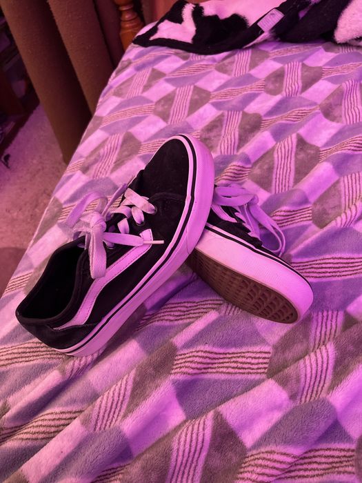 Sapatilhas vans pretas e brancas
