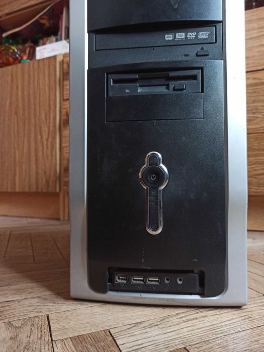 Sprawny Komputer Athlon 64 X2 4400+, 2 GB Ram, GF6200, M52L-S3, 400W