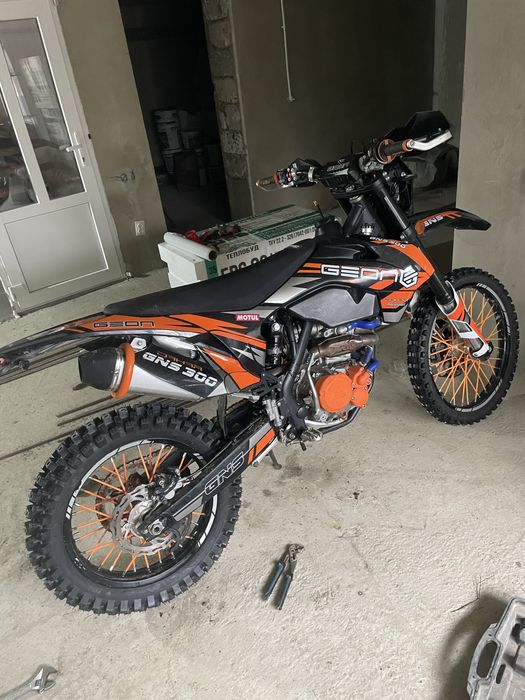 Продам мотоцикл geon gns 300