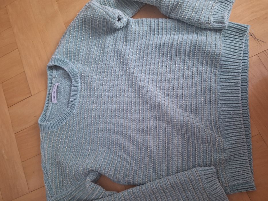 Sweterek reserved 128