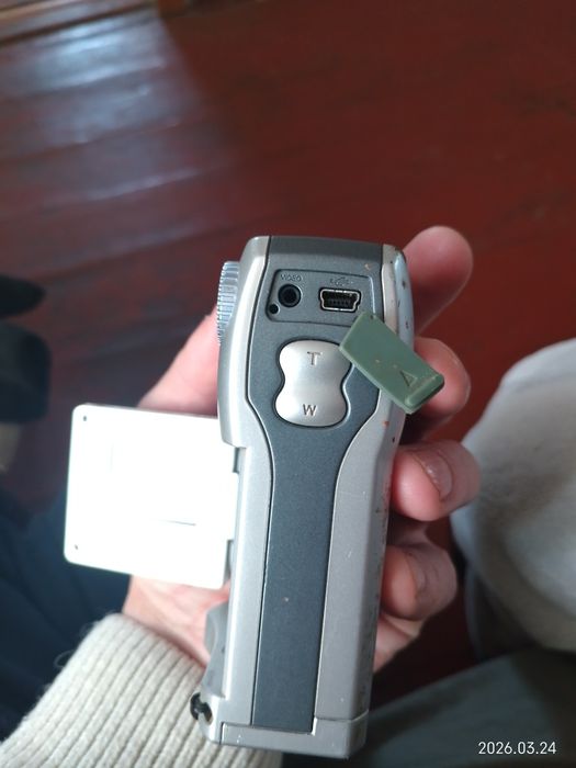 Продам видеокамеру