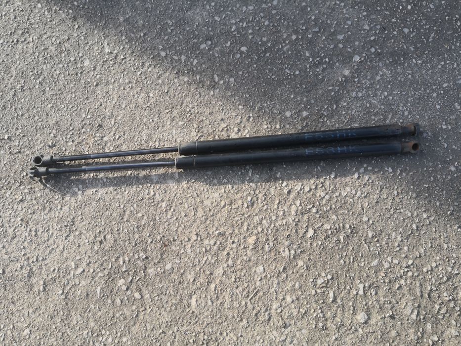 Siłowniki klapy tylnej BMW x5 e53