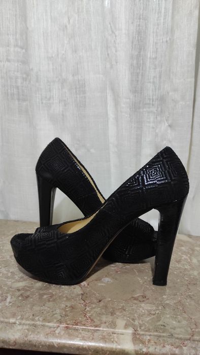 Sapatos de salto alto Pretos
