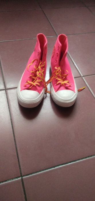 Подам обувь оригинальные