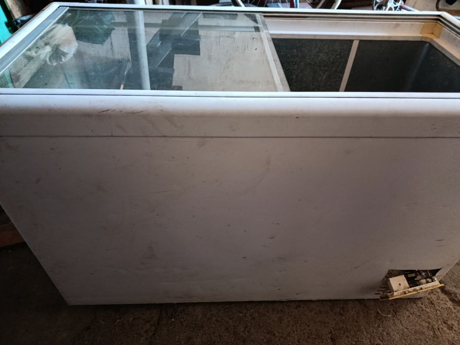 Продам морозильну камеру