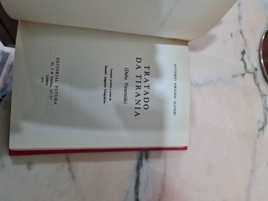 Coleção "Política" Editorial Futura 1974 a 1979