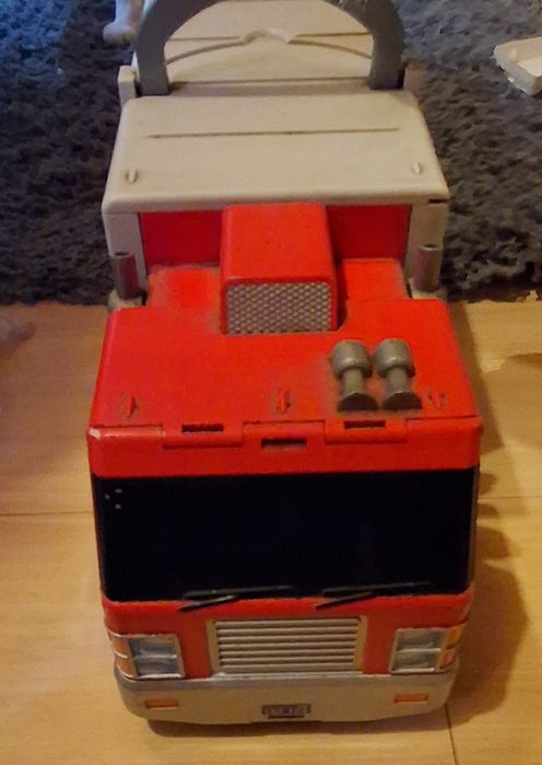 Camião Micro Machines interactivo