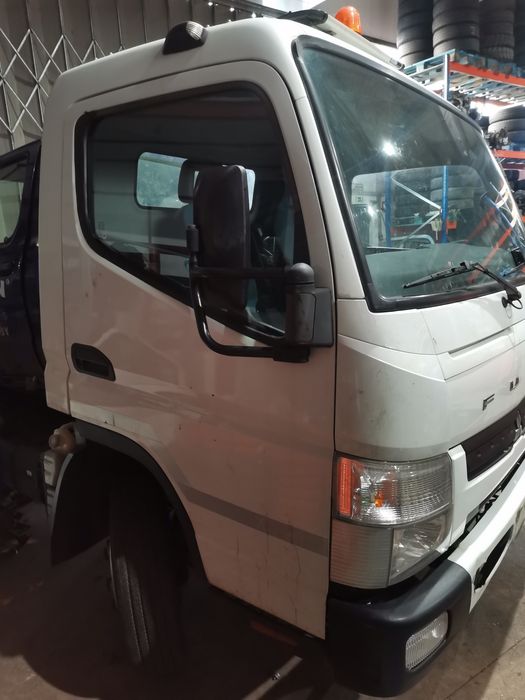 Cabine mitsubishi fuso
