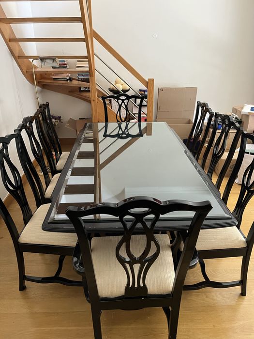 Conjunto de mesa e cadeiras estilo arte nova em preto