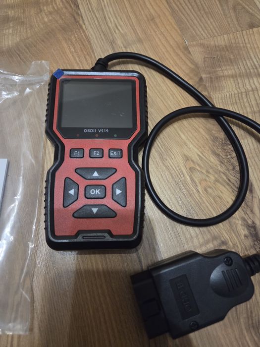 OBD2 сканер V519