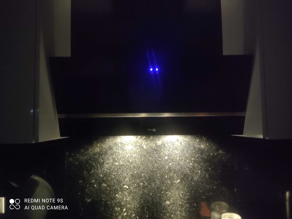 Exaustor de cozinha preto