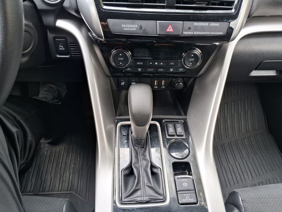 Продам Mitsubishi Eclipse Cross 2022 года.