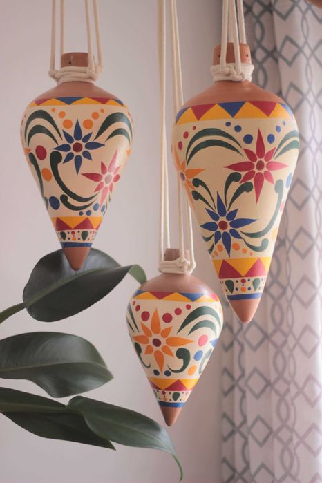 Pião em Cerâmica Decorativo - Pintura Artesanal