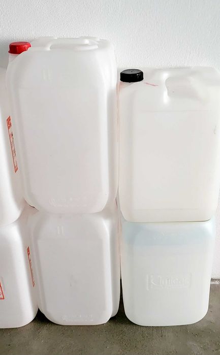 Bidões de plástico de 10, 20 e 25 litros