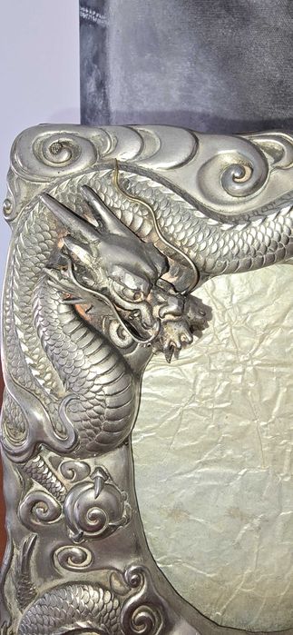 Modura oriental antiga em prata trabalhada