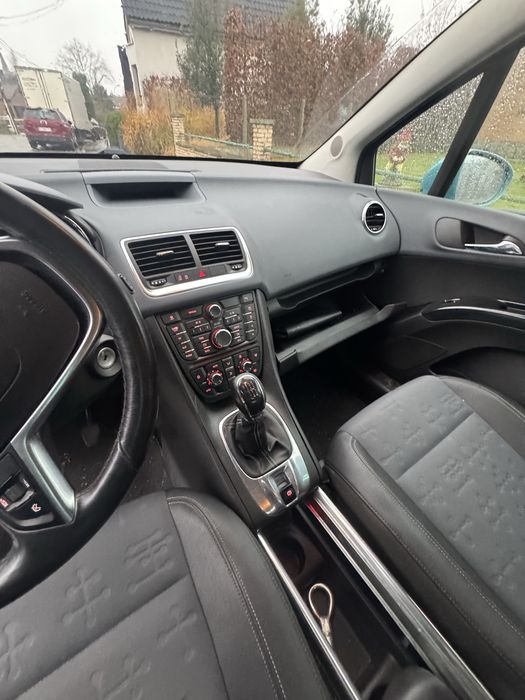 Opel Meriva 1.4T wymieniony rozrząd Mega kolor